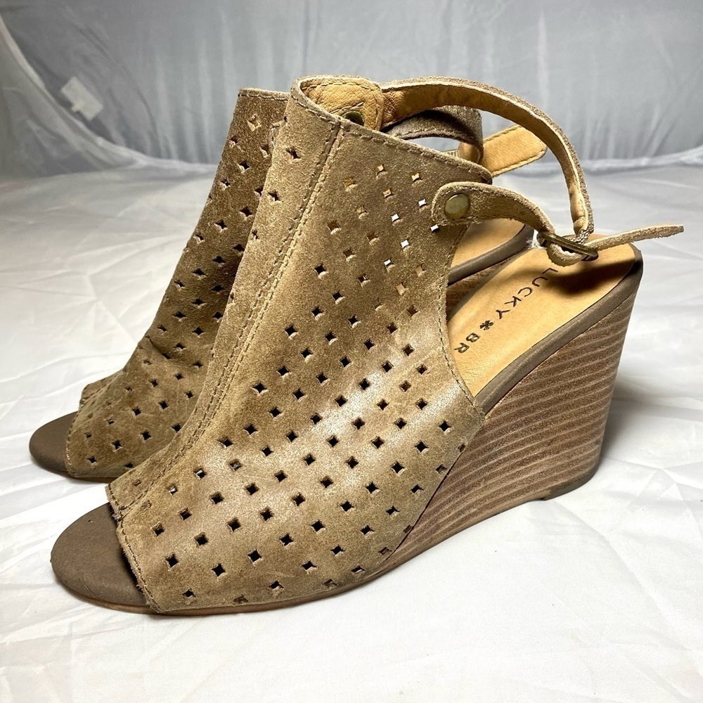 Lucky Brand regina taupe perforated wedges size 6